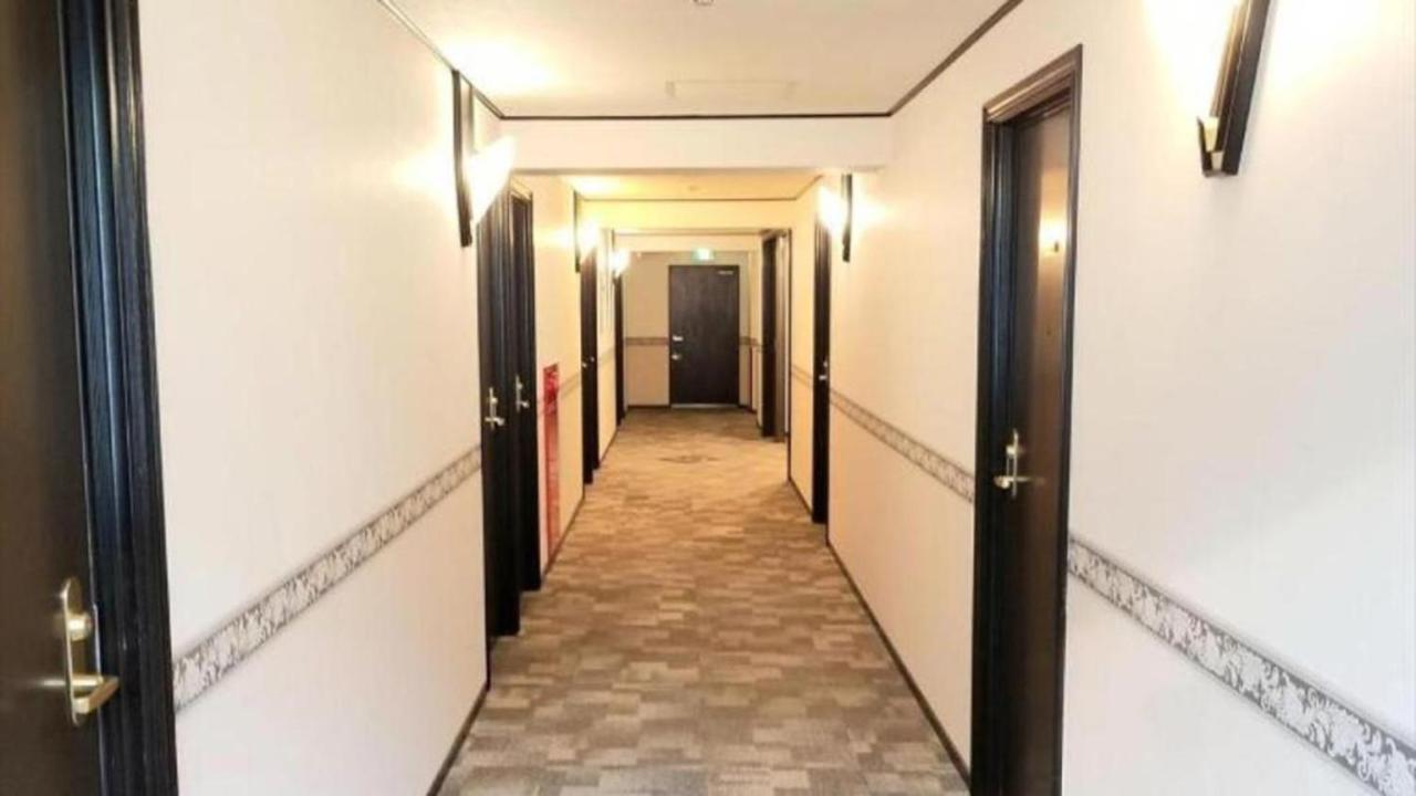 Toyoko Inn Shin-Osaka Chuo-Guchi Honkan Екстер'єр фото