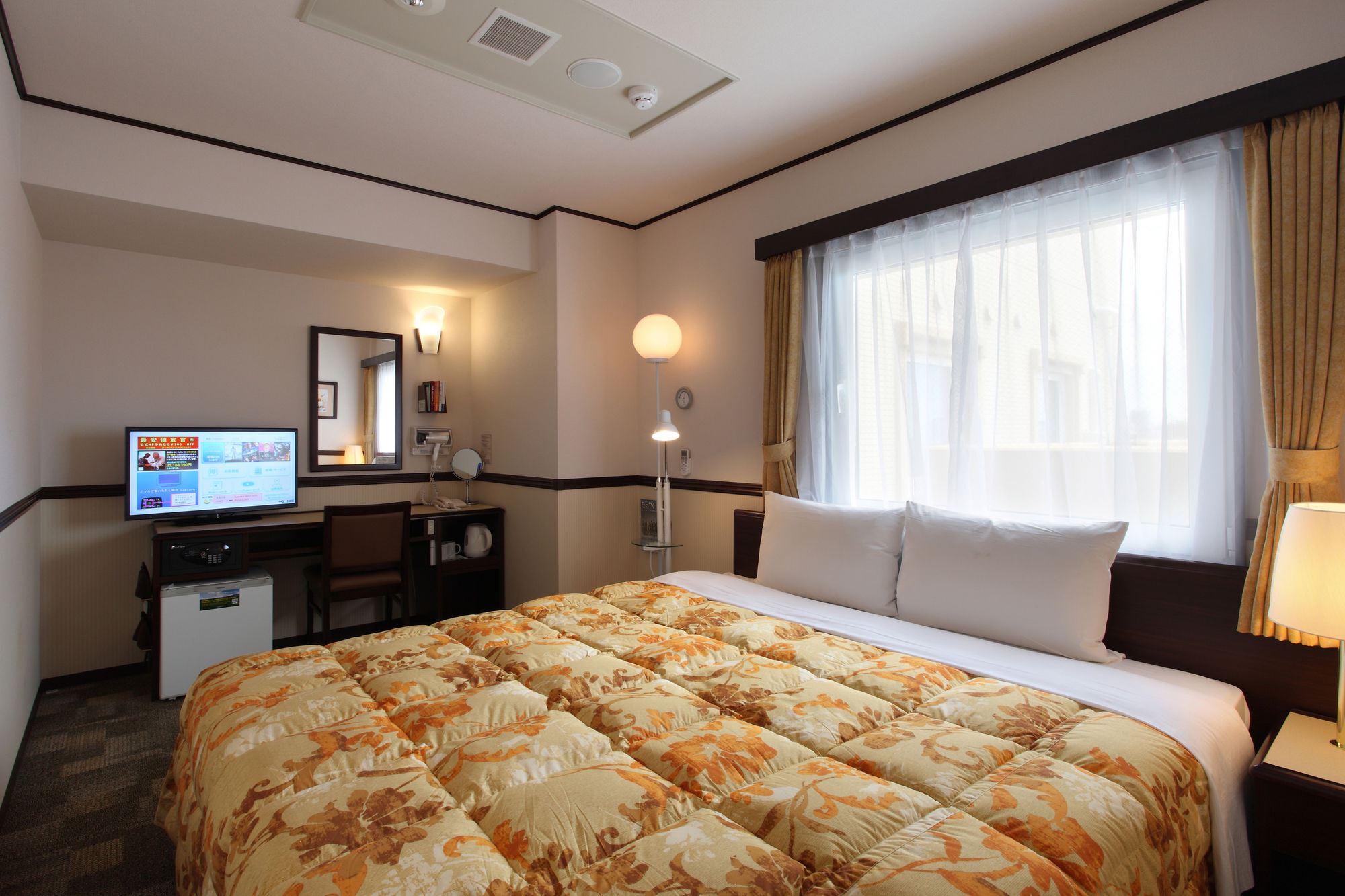 Toyoko Inn Shin-Osaka Chuo-Guchi Honkan Екстер'єр фото